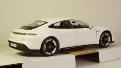 Porsche Taycan Turbo S, white, Burago 1:24