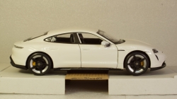 Porsche Taycan Turbo S, white, Burago 1:24