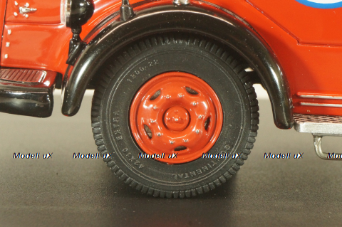 Mercedes L 6600 fuel tanker "ESSO" 1951, red, 02418, Schuco 1:43