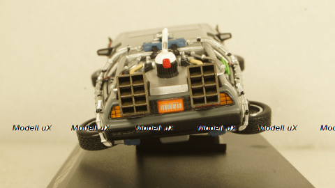 Delorean Back to the Future part II, Skynet 1:43 Уценка!