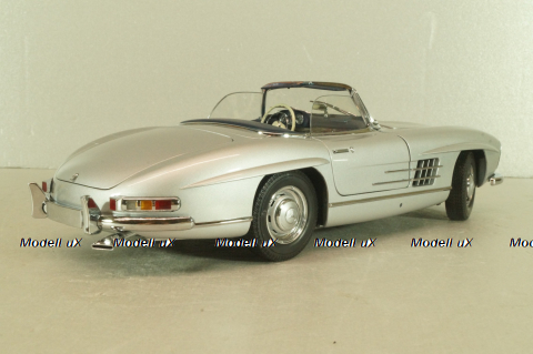 Mercedes-Benz 300SL Roadster (W198) 1957, silver, ‎180039030, Minichamps 1:18