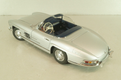 Mercedes-Benz 300SL Roadster (W198) 1957, silver, ‎180039030, Minichamps 1:18
