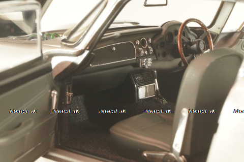 Aston Martin DB5 1964, silver, 70287, AutoArt 1:43