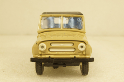 Уаз-469 А34, бежевый,Тантал/Радон 1:43