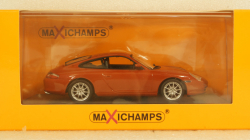 PORSCHE 911 COUPÉ - 2001 - ORANGE RED METALLIC, 940061021, Maxichamps 1:43