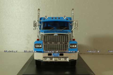 Ford LTL-9000 tractor 1978, blue with black strips, TR023, IXO 1:43
