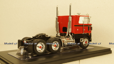Peterbilt 352 Pacemaker white / decor 1979, TR097, IXO 1:43