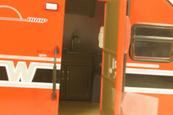 Прицеп Winnebago 1710 Winnie Drop Roulotte 2016, 18450B, Greenlight 1:24