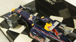 Red Bull Racing Cosworth RB1  C. Klien, Minichamps 1:43