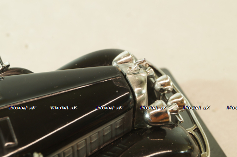 Chrysler Imperial Le Baron phaeton 1933, black/silver,  WB114, WhiteBox 1:43