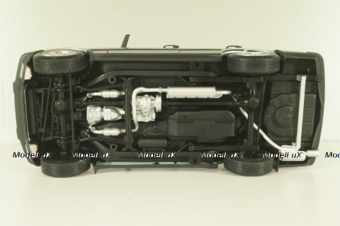 Range Rover 4.6 HSE (P38) 1994, silver, 087454, Auto Art 1:18 Уценка!