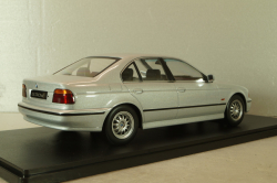 BMW 530d (E39) Sedan 1997, silver, 181051, KK-Scale 1:18