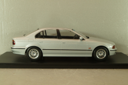 BMW 530d (E39) Sedan 1997, silver, 181051, KK-Scale 1:18