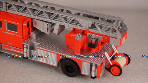Mercedes L1519 DLK30 Metz Fire Engine Scala Germany Altaya  1:43