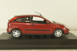 Ford Focus  Fastback (MK1) 3-doors 1998, red, Minichamps 1:43