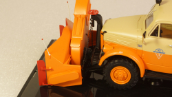 Газ-63 КДМ-2 универсальная уборочная машина, TruckTyr 1:43