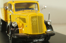 Mercedes L 6600 truck with trailer Deutsche Bundespost 1950, yellow, 8821, Schuco 1:43