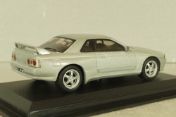 Nissan Skyline GT-R (R33), silver, DelPrado 1:43