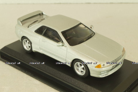 Nissan Skyline GT-R (R33), silver, DelPrado 1:43