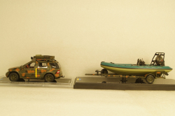 Mercedes ML320 W163 1998 with powerboat Ukraine Territorial Defense Forces (Mykolaiv 2022), TruckTyr 1:43