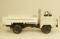 Уаз-3303, белый, Русская миниатюра 1:43