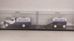 Зис-150 Автоцистерна АЦ-28 с прицепом-цистерной ПЦ-2,2 "Главмолоко", TruckTyr 1:43