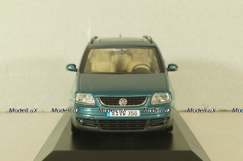 Volkswagen Touran 2003, light green, Minichamps 1:43