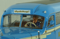 Mercedes-Benz O 6600 bus with figuren driver 1951, blue, 450274800, Schuco 1:43