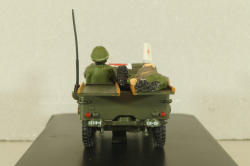 Jeep Willys Ambulance U.S. Army Normandy 1944 with 2 figuren, green, R028, Victoria 1:43