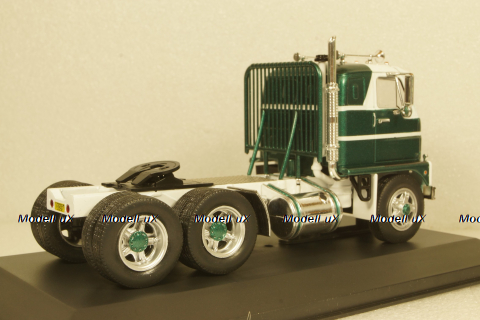 International Harvester DCOF-405 towing vehicle 1959 greenmetallic/white, TR112, IXO 1:43 Уценка!