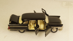 ГАЗ-13 Чайка А15 с МИ черная, Тантал/Радон 1:43