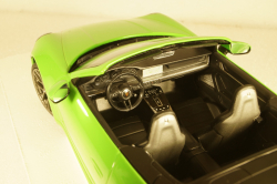 Porsche 911 (992) Carrera 4S 2019 green, Minichamps 1:18