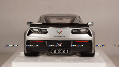 Chevrolet Corvette C7 Z06 blade silver, 71258, Auto Art 1:18