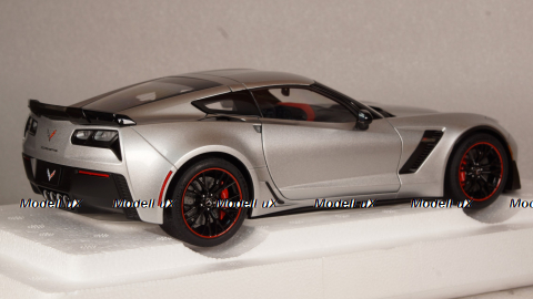 Chevrolet Corvette C7 Z06 blade silver, 71258, Auto Art 1:18