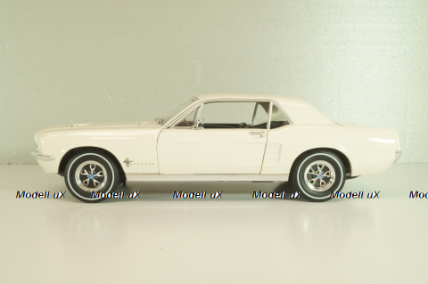 Ford Mustang 1967, beige, 13642, Greenlight 1:18
