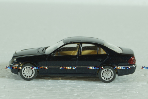 Mercedes E320 W211, dark blue, Wiking 1:87
