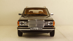 Mercedes 200T S123 W123 1982, 183735, Norev 1:18