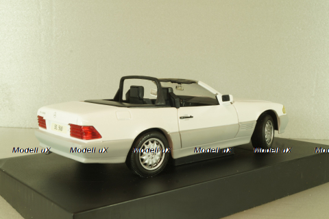 Mercedes-Benz SL 500 Cabriolet (R129) 1989, white, 08928, Revell 1:18