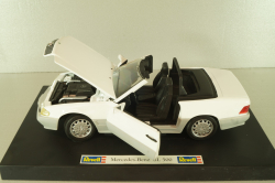 Mercedes-Benz SL 500 Cabriolet (R129) 1989, white, 08928, Revell 1:18