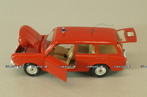 Volkswagen Variant 1600 L fire engine, red, Marklin 1:43 Уценка!