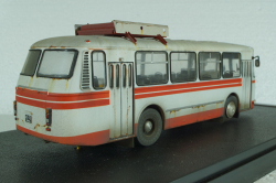 Лаз-695Н, бело-красный, Improved Models 1:43