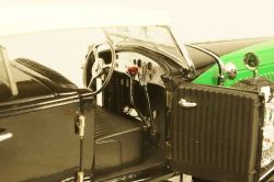 Duesenburg, black/green 1934, 18110bk, Signature Models 1:18