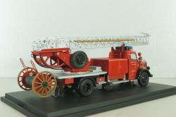 Mercedes L 6600  fire ladder 1951, red, 03091, Schuco 1:43
