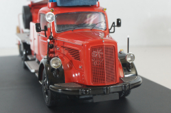 Mercedes L 6600  fire ladder 1951, red, 03091, Schuco 1:43