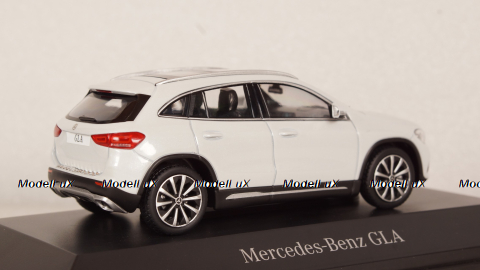 Mercedes GLA H247 digital white, B66961034, Spark 1:43