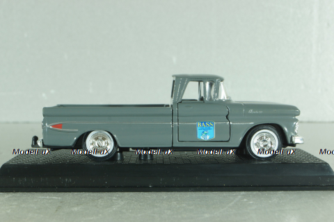 Chevrolet Apache pickup nruck 1961, grey, 68600, Road Champs 1:43