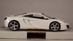 McLaren MP4-12C metallic-white, 18-21074, Bburago 1:24