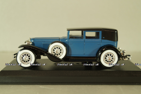 Cord L 29 berline 1929, blue/black, Atlas 1:43