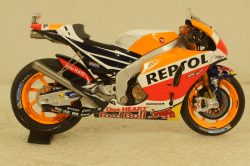 Honda RC213V #26 MotoGP 2017 Dani Pedrosa, 182171126, Minichamps 1:18