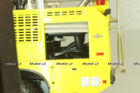 Oshkosh Striker 3000 ARFF Airport Rescue 2004, yellow, TWH078, TWH Collectables 1:50
